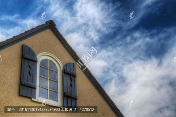 卷簾窗藍天HDR