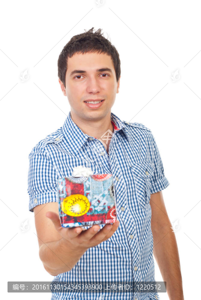 臨時(shí)男人拿著禮物