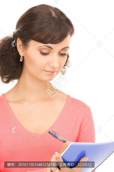 年輕漂亮的女商人與筆記本