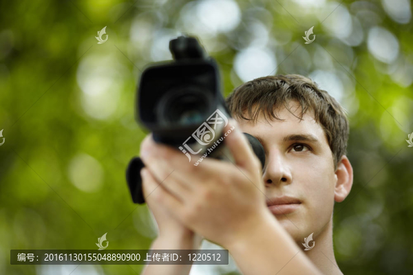 年輕的攝影師