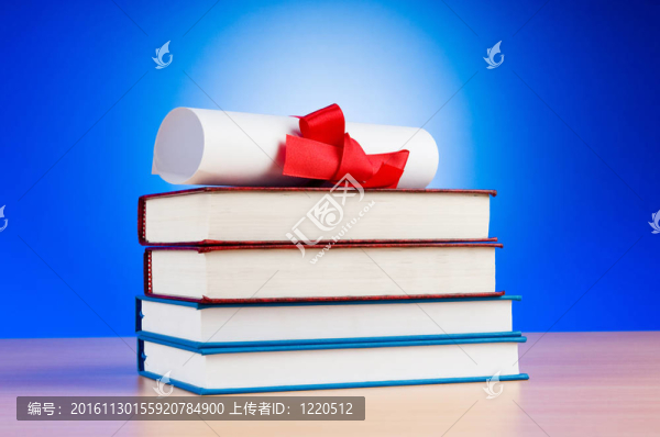 文憑和一堆背景書(shū)