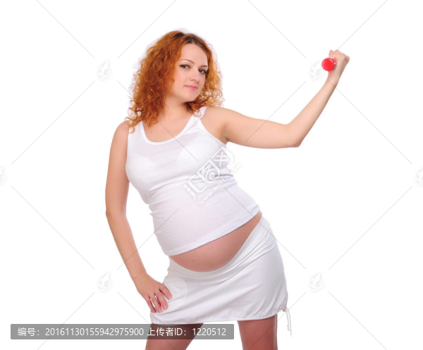 年輕的紅頭發(fā)孕婦