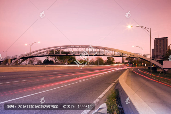 湖濱行車及行人橋交通