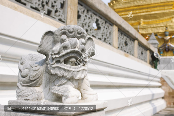 獅子小雕像