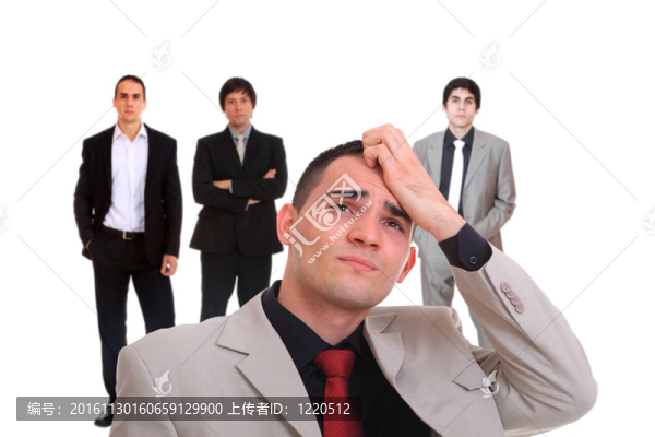 緊張的年輕人