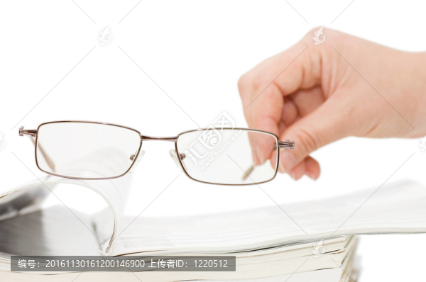 白色背景下的雜志