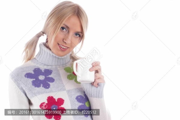 一杯咖啡的女孩