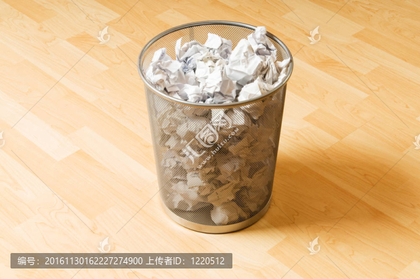 白色垃圾紙垃圾桶