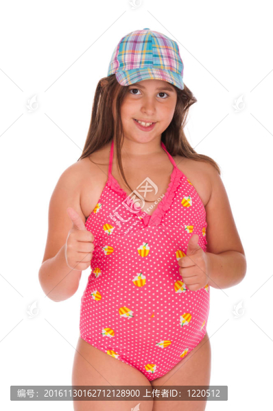 穿泳裝的女孩豎起大拇指