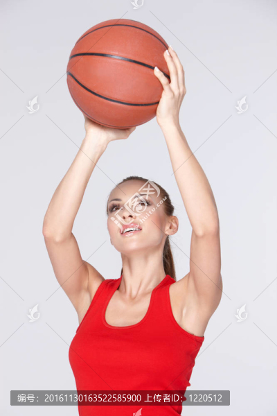帶籃子的女人