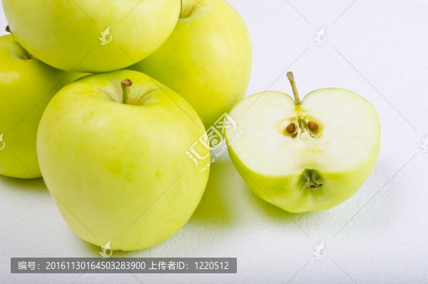 白色透明的蘋果
