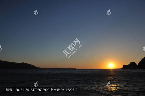 希臘浪漫日落在海上
