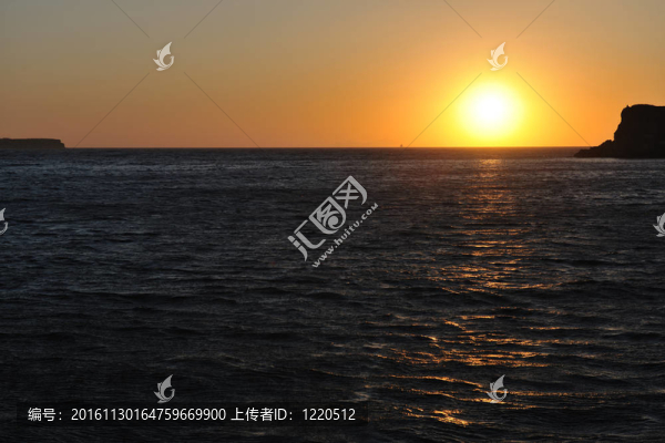 希臘浪漫日落在海上