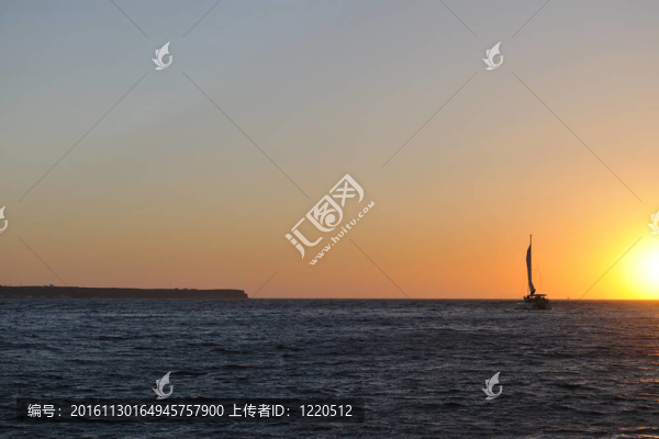 希臘浪漫日落在海上