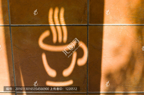 咖啡商標(biāo)的影子