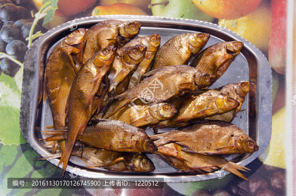 煙熏魚。