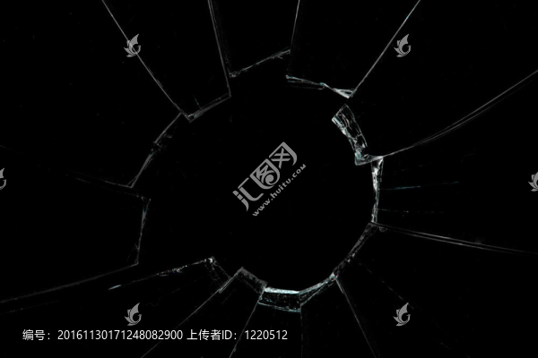裂紋和破碎的窗戶