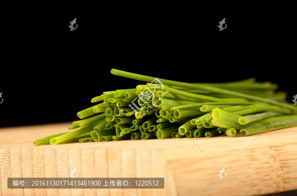 站在韭菜