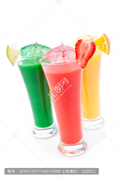 眼鏡上的水果片和雞尾酒傘