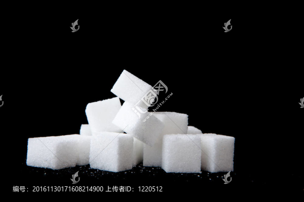 糖塊堆積在一起