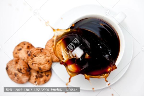 糖在一杯咖啡與餅干