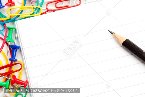 隨著穆蒂大組彩色文具及文具記事本