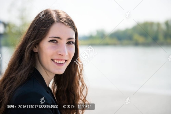 年輕女性-戶外肖像