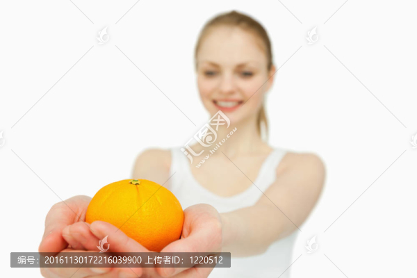開(kāi)朗的女人呈現(xiàn)Tangerine夜店