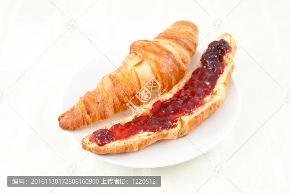 在一牛角包