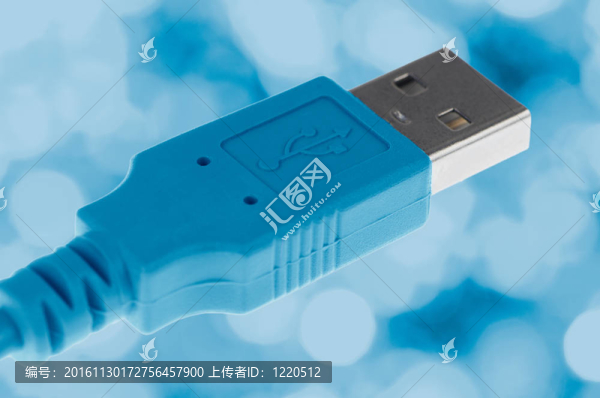 藍(lán)色的計算機(jī)的USB電纜