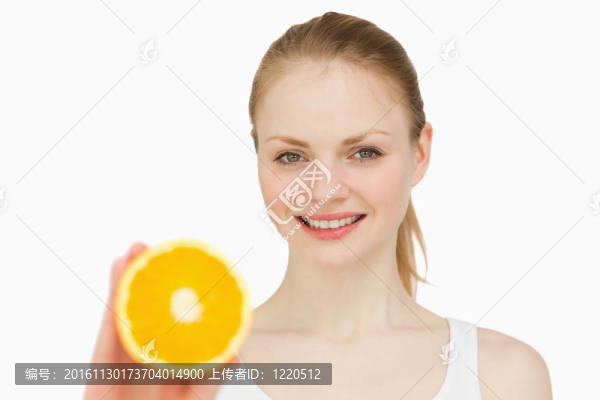 面帶微笑的橙子