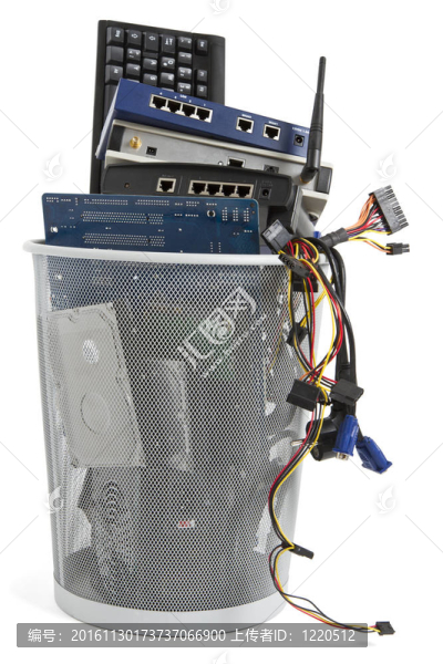 垃圾桶中的電子廢料