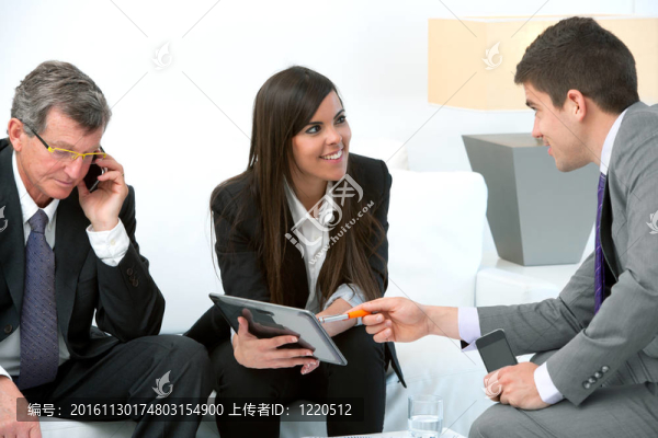 數(shù)字平板商務(wù)會議。