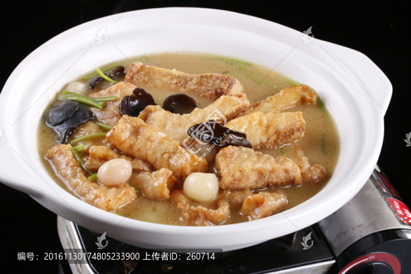 黃燜酸辣魚腩