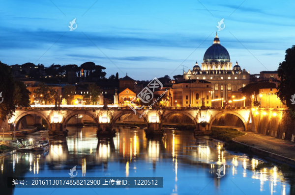 圣彼得教堂的夜間圖像的；Ponte,Sant,Angelo在羅馬臺(tái)伯河-意大利。