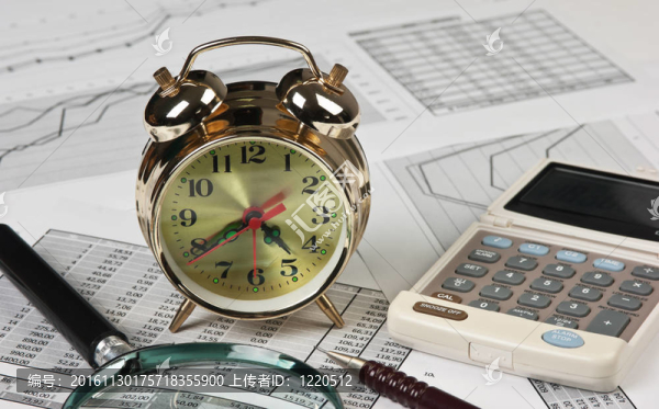 黃金時鐘和辦公用品