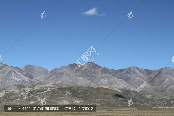 西藏山麓