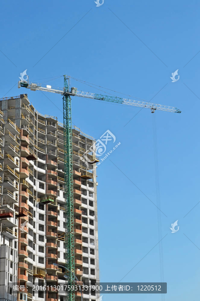 建筑起重機(jī)和建筑在藍(lán)天建設(shè)
