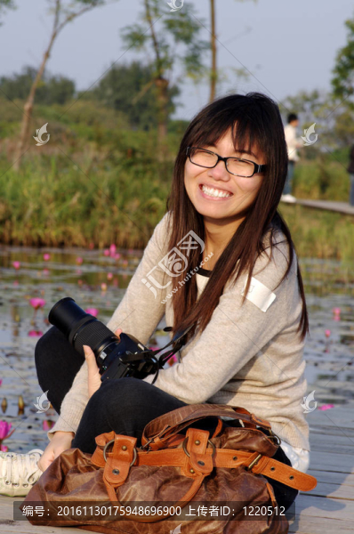 亞洲女人戶外旅行
