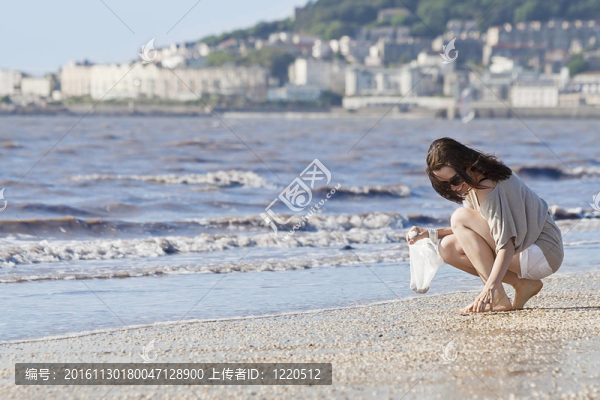 海灘上的女人