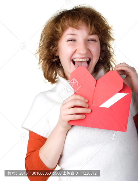 女孩拿著情書