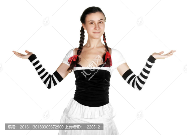 舉起手的女孩