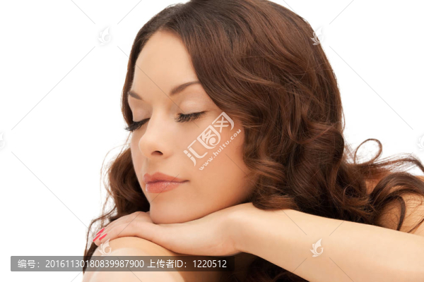 美麗的女人在水療中心