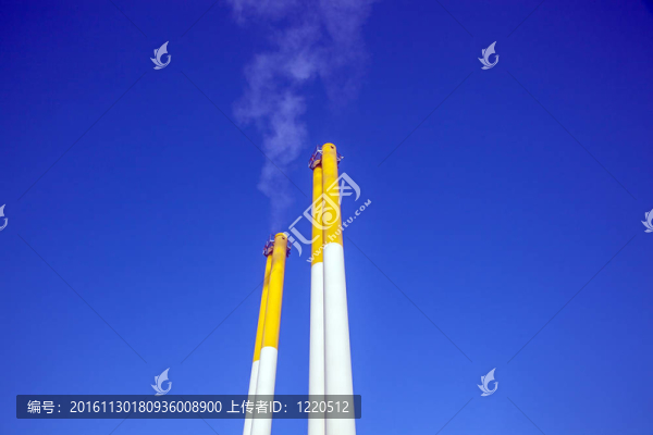 藍色天空的煙囪