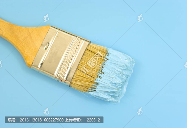 用藍(lán)色的油漆刷