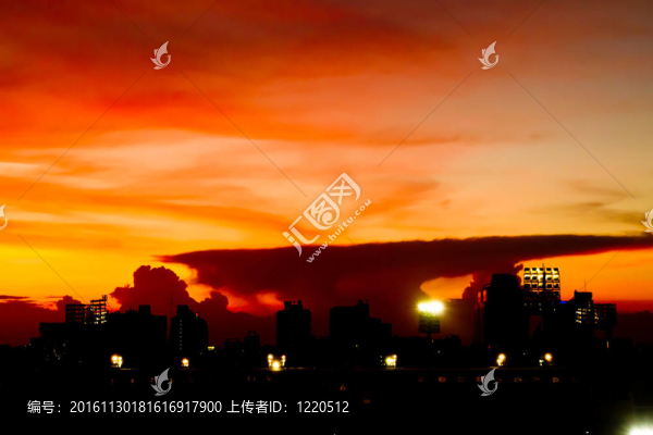 夏天的小瀑布
