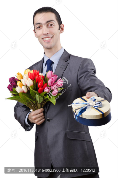 用禮品盒和鮮花的商人