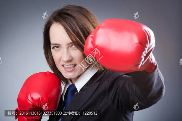 拳擊理念的年輕商人