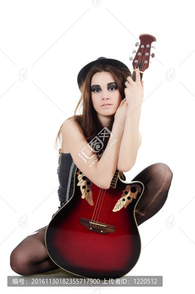 一個吉他grunge風格的女孩