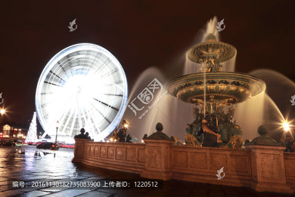 Fontaine,des,Mers；圣誕樹在巴黎協(xié)和廣場費里斯的車輪。